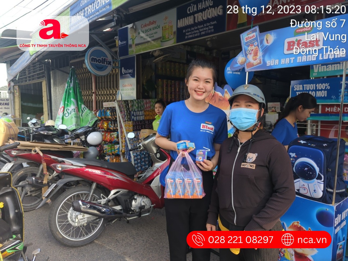 Nhân viên tiếp thị sản phẩm trực tiếp