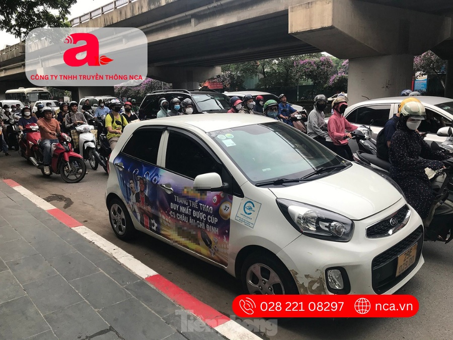 Luật quy định quảng cáo trên xe taxi