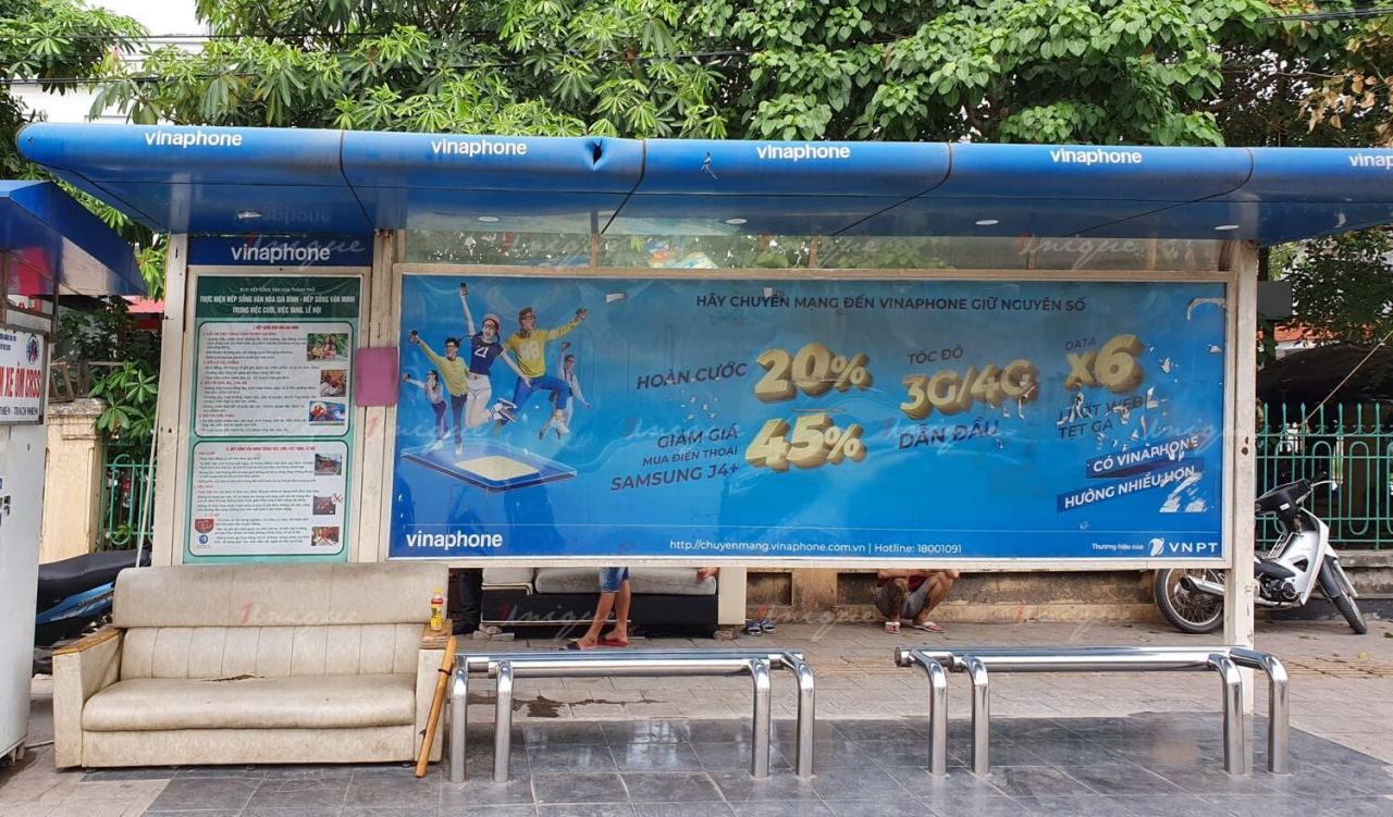 Quảng cáo tại trạm xe bus