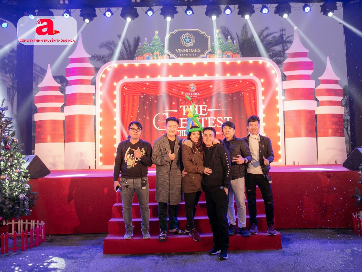 Chuẩn bị âm nhạc - ánh sáng - quà tặng