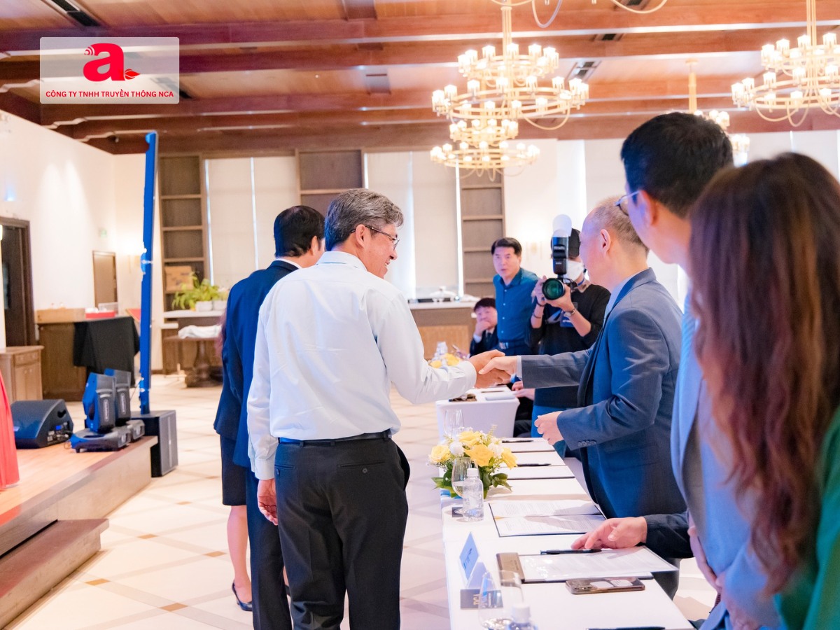 Chuẩn bị danh sách khách mời sự kiện